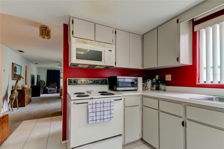 Kitchen - Left View