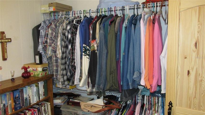 dressing / sewing room
