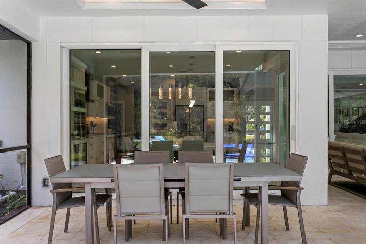 Large covered dining space on the lanai