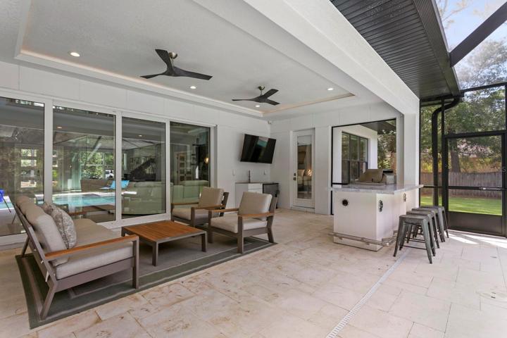 Large covered lanai space