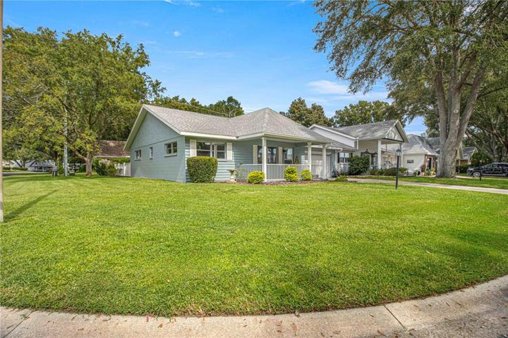 Beautiful End Unit on Corner Lot