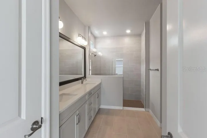 Owner's Bath