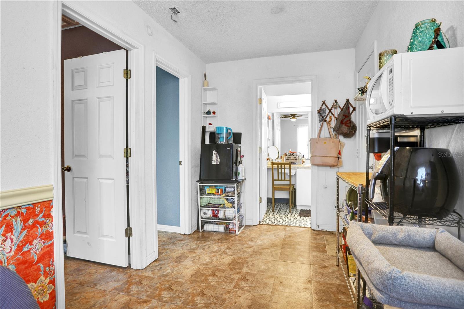 Above-garage apartment