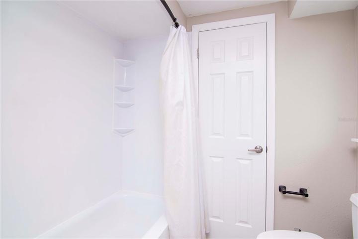 shower/tub combo