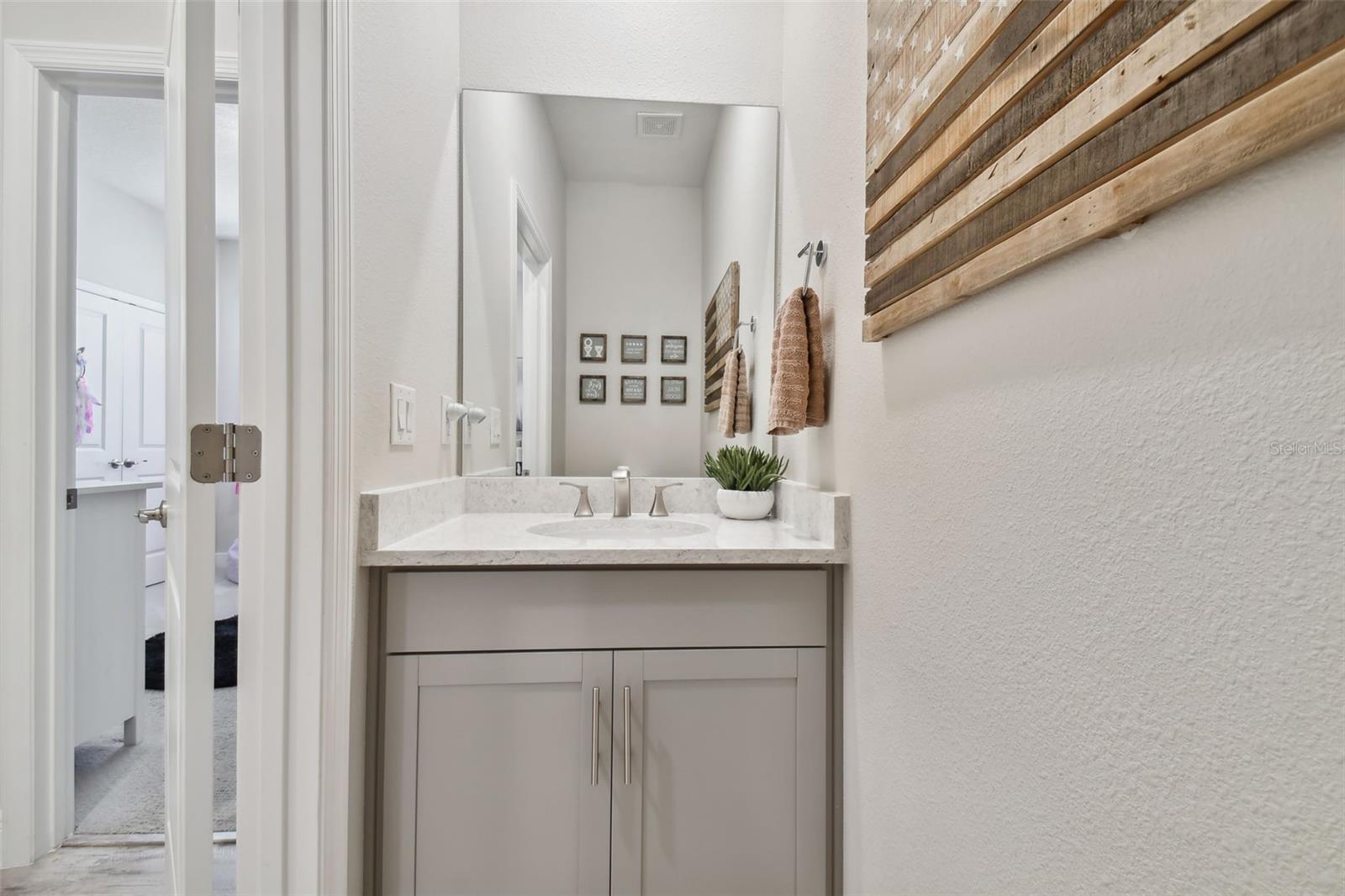 Power bath for guests.