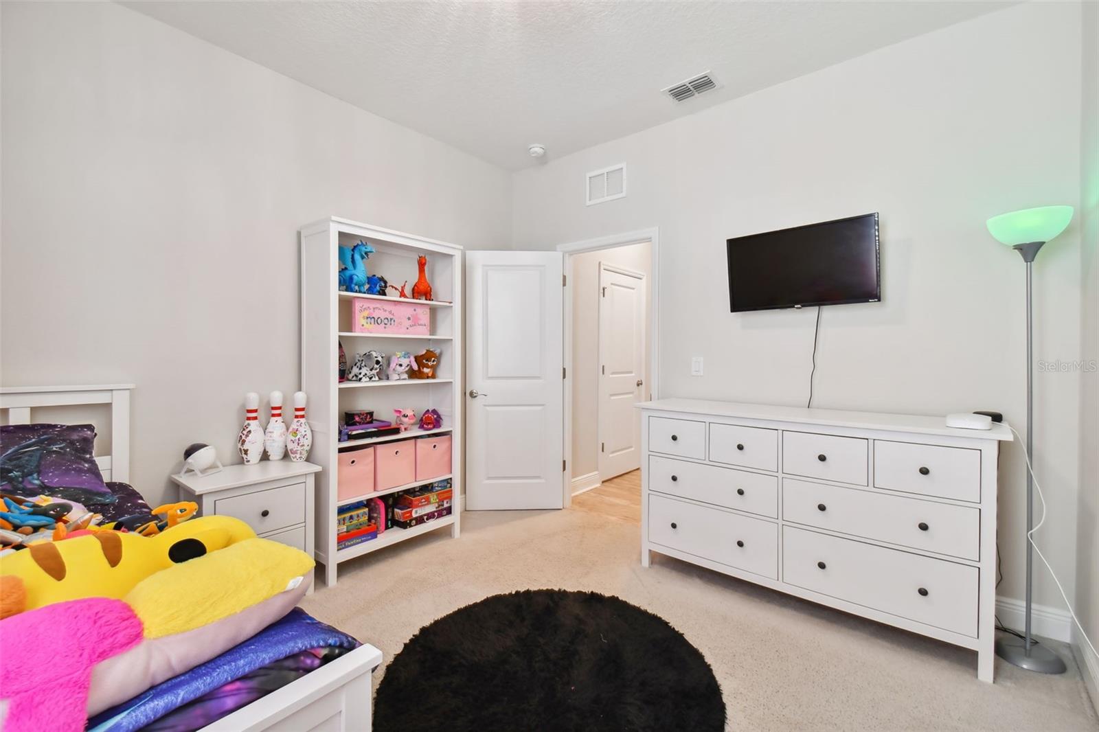 Third bedroom, another view.