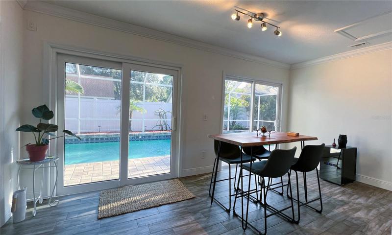 Florida room / Dining Area