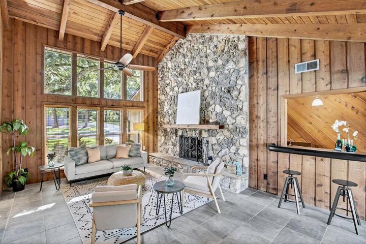 attached Wet bar area off the Family room makes entertaining easy.