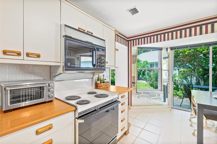Kitchen Opens up to Breakfast Nook