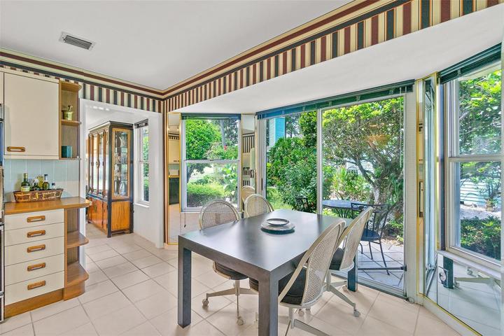 Breakfast Nook / Eat-in Kitchen