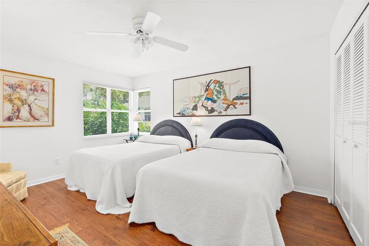 Jr. Suite w/Dual Aspect Windows