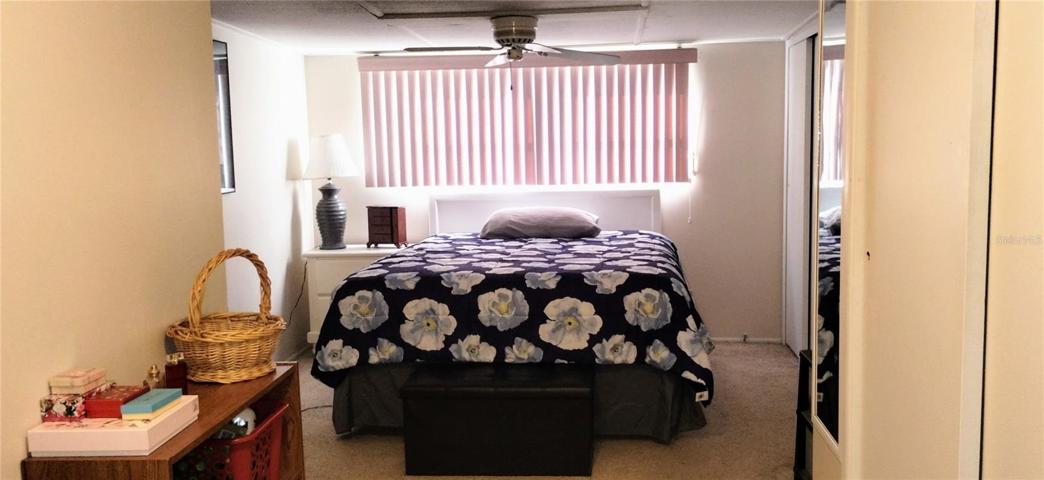 Master Bedroom - with 2 separate closets