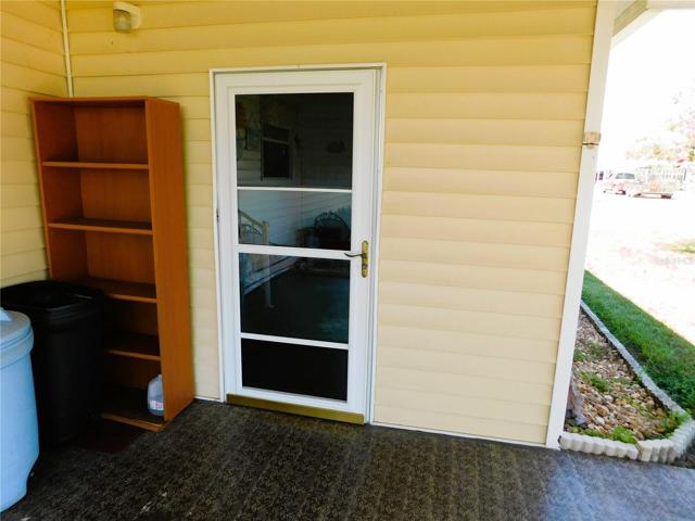 Entry into Florida room.