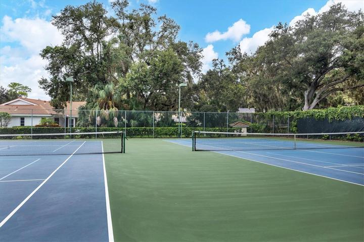 Tennis & pickleball courts