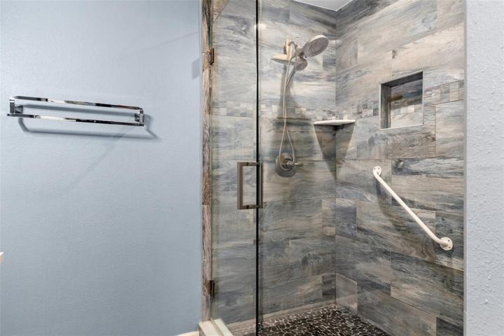 MASTER SHOWER