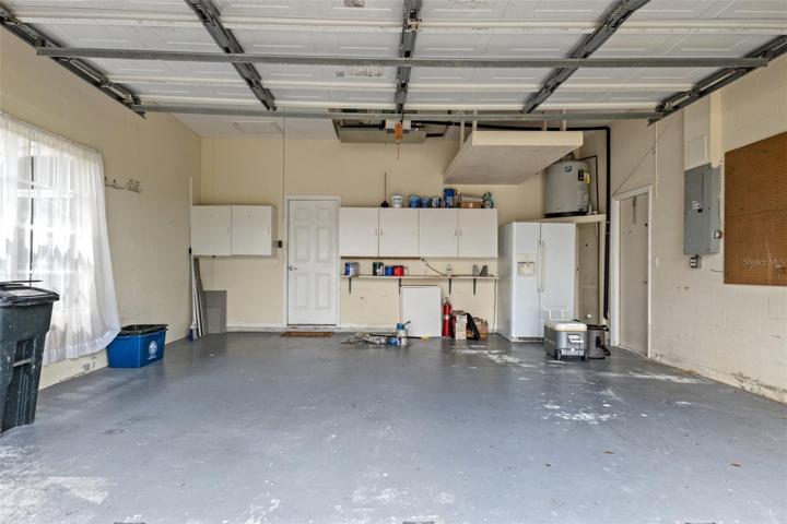 2 CAR GARAGE