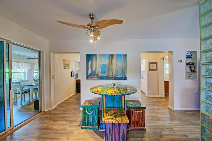KITCHENETTE AREA