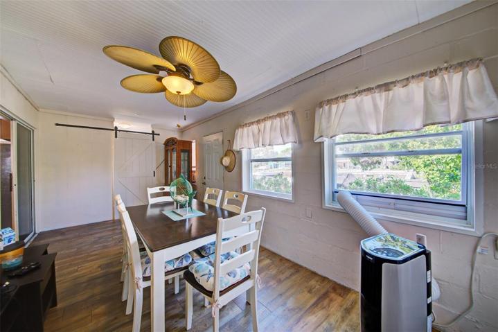 DININGROOM