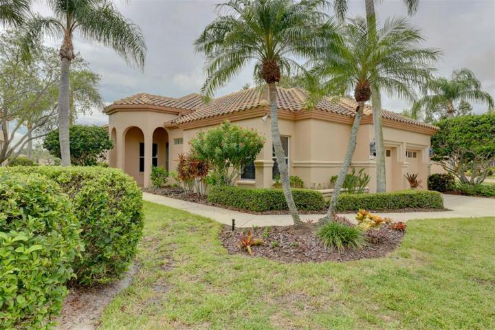 Del Lago home is located in a tropical setting