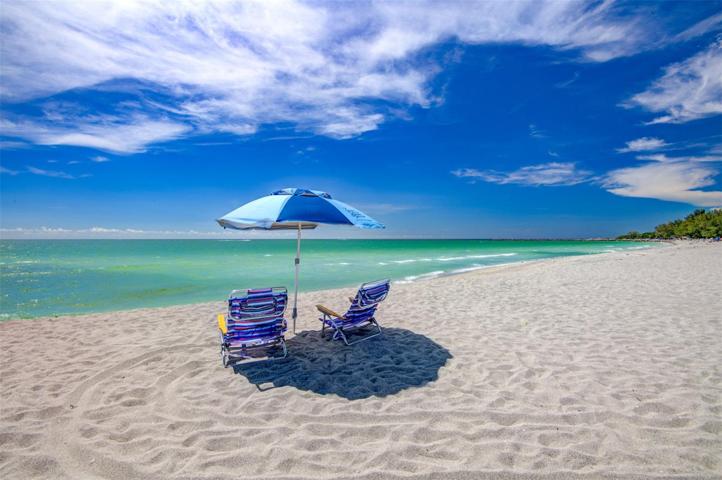 A day at the beach?  Siesta Key is only 15 minutes drive from Mira Lago