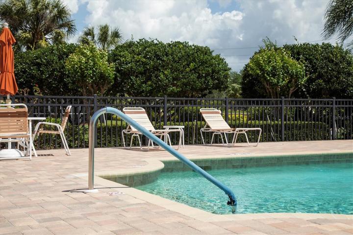 Heated pool and spa in Mira Lago