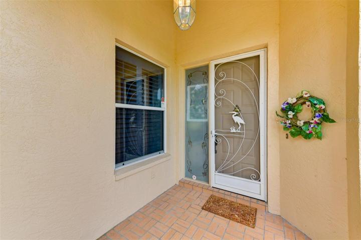 Come on into Del Lago home