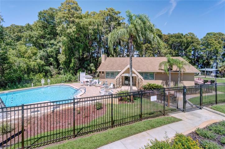 A 2nd heated pool, picnic & party facilities, outdoor games & a fishing pier~