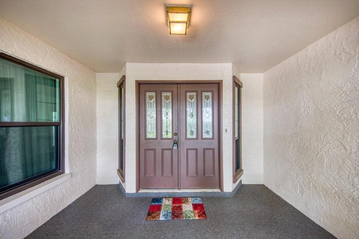 Art glass double doors & screened lanai entrance~