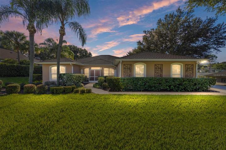 STUNNING 3 BDRM/2 BTH HOME IN HARBOR HILLS! GOLF FRONT AND UPDATES GALORE...
