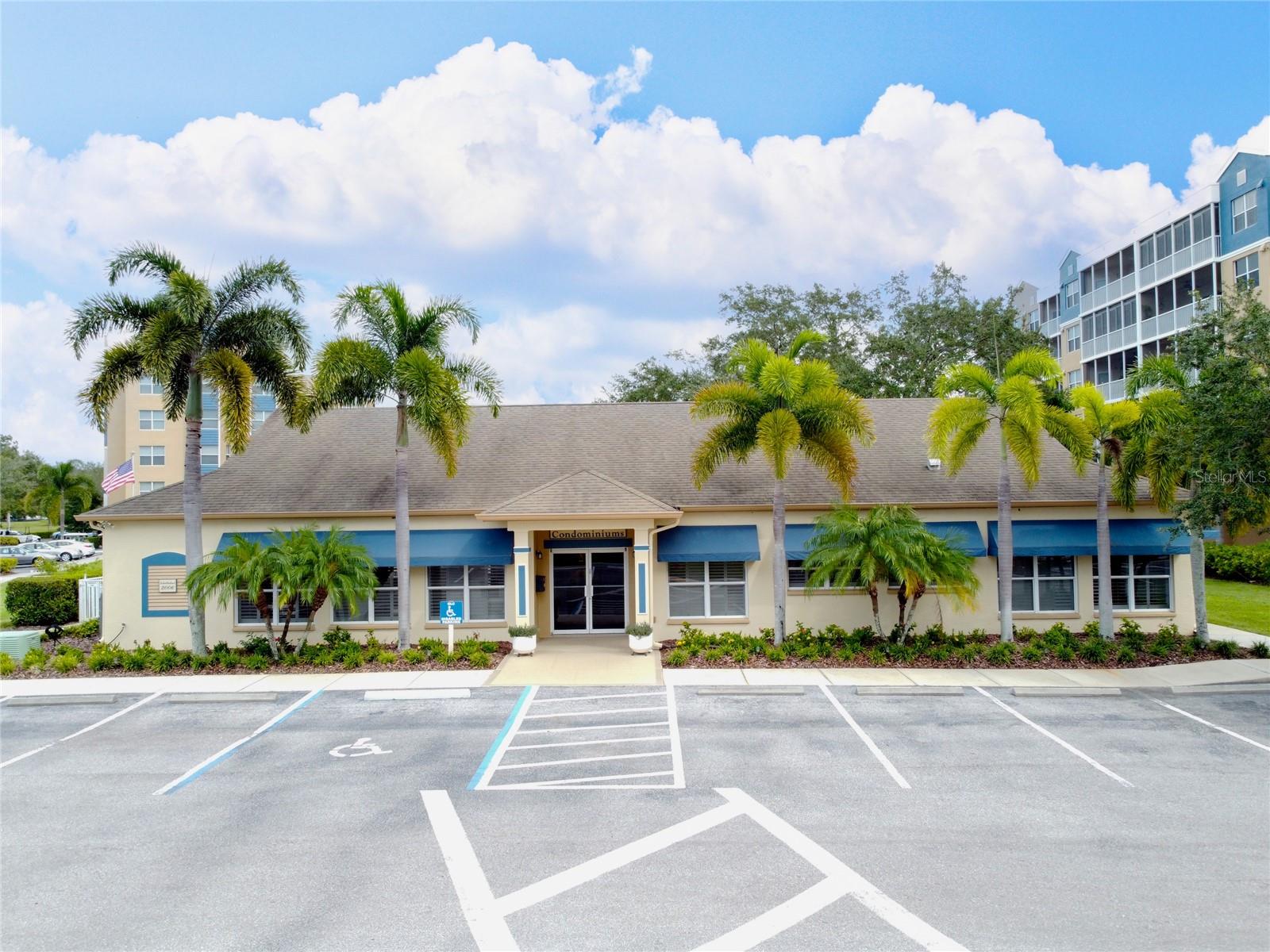 Clubhouse Pool and Hot Tub Full Kitchen and Meeting Room