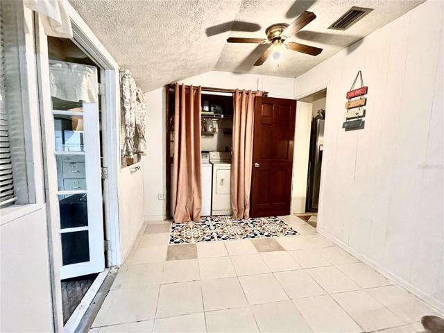 DINING/LAUNDRY