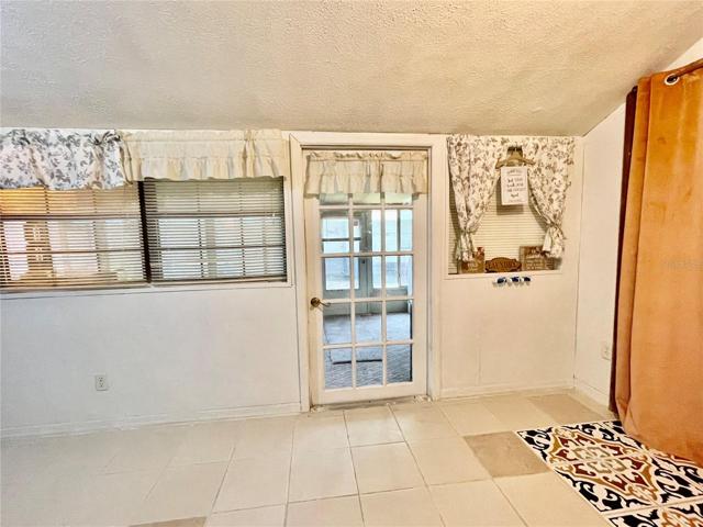 DINING/LAUNDRY