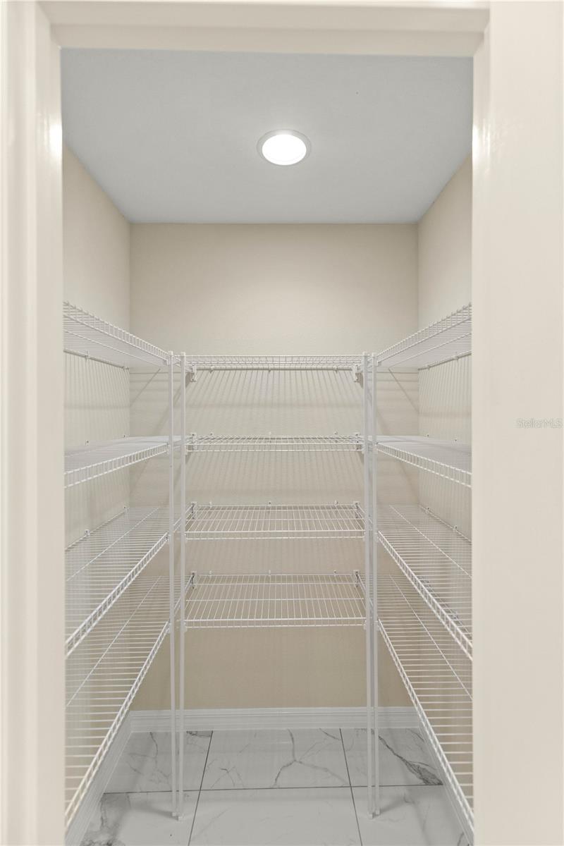 WALK-IN PANTRY