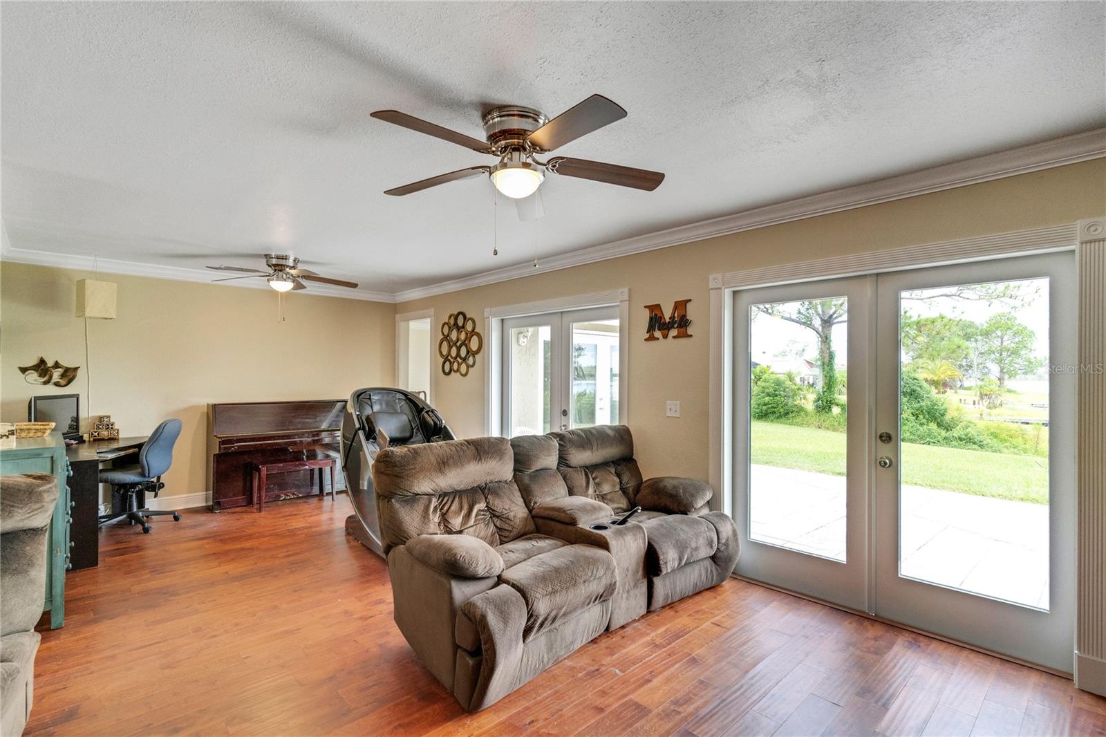 Family Room (2)