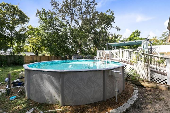 You'll fall in love with thsi fantastic outdoor space.