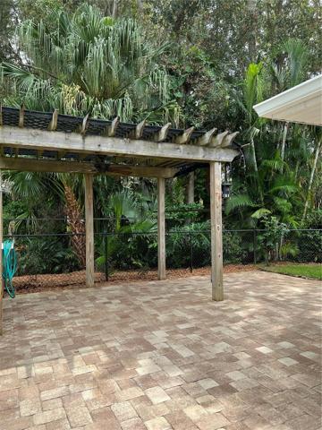 Pergola w/Remote Ceiling Fan