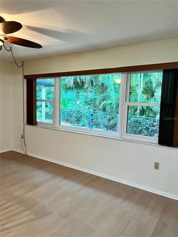 Family Rm. Overlooks Picturesque Conservation