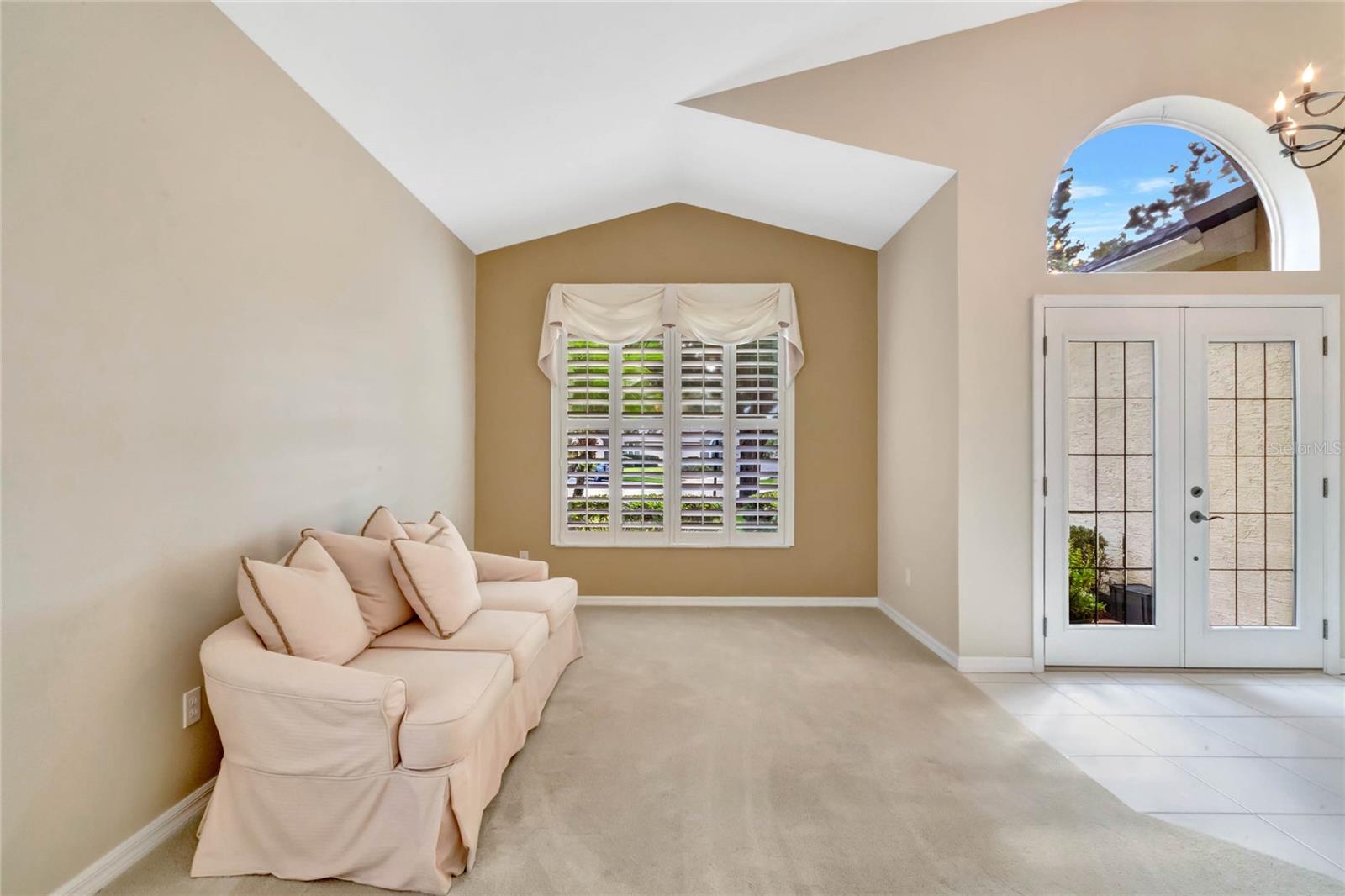 Formal living/entry