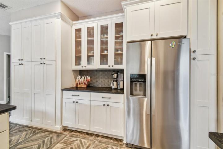 CABINETS HAVE SLIDE OUT DRAWERS