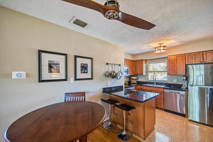 Kitchen/ Dining room