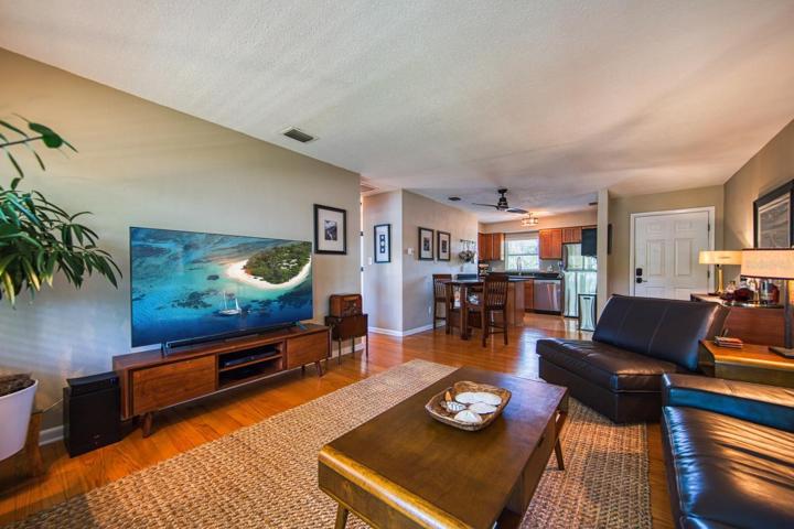 Living room/ Dining room