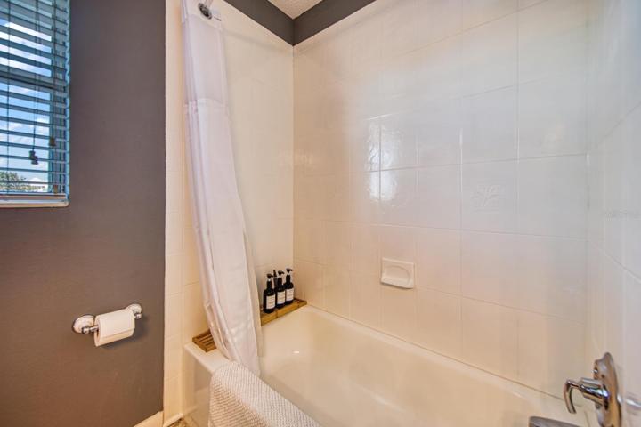 Tub