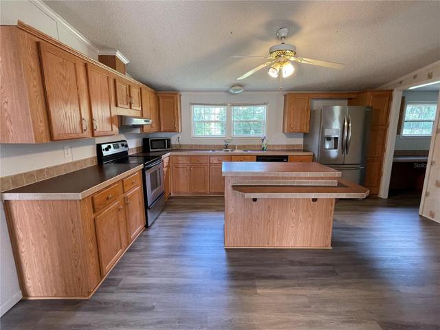Kitchen to Mud/Laundry room
