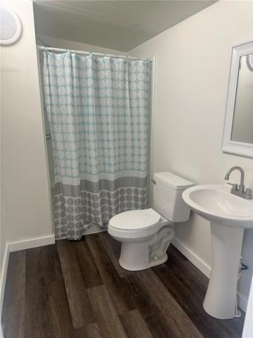master bathroom (pedestal sink)
