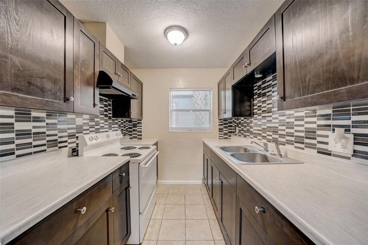 2 bedroom kitchen