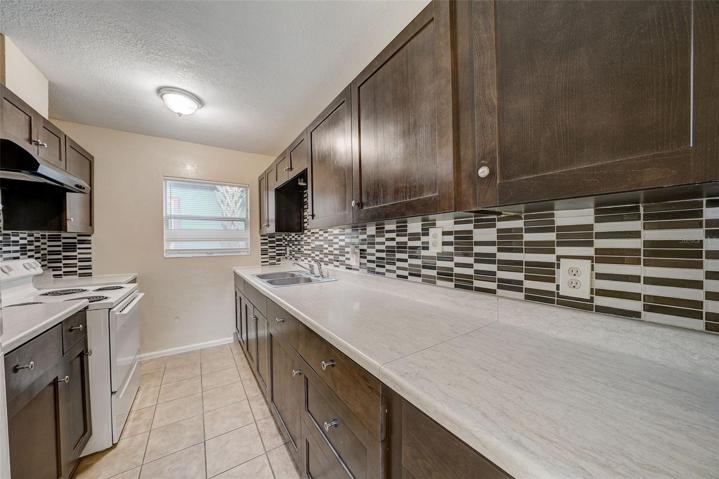 2 bedroom kitchen