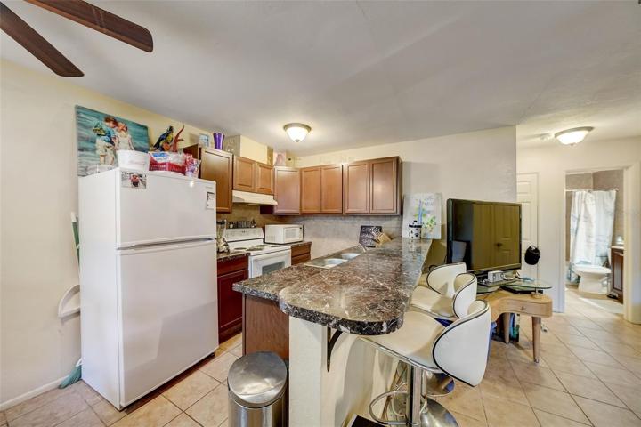 One Bedroom Kitchen