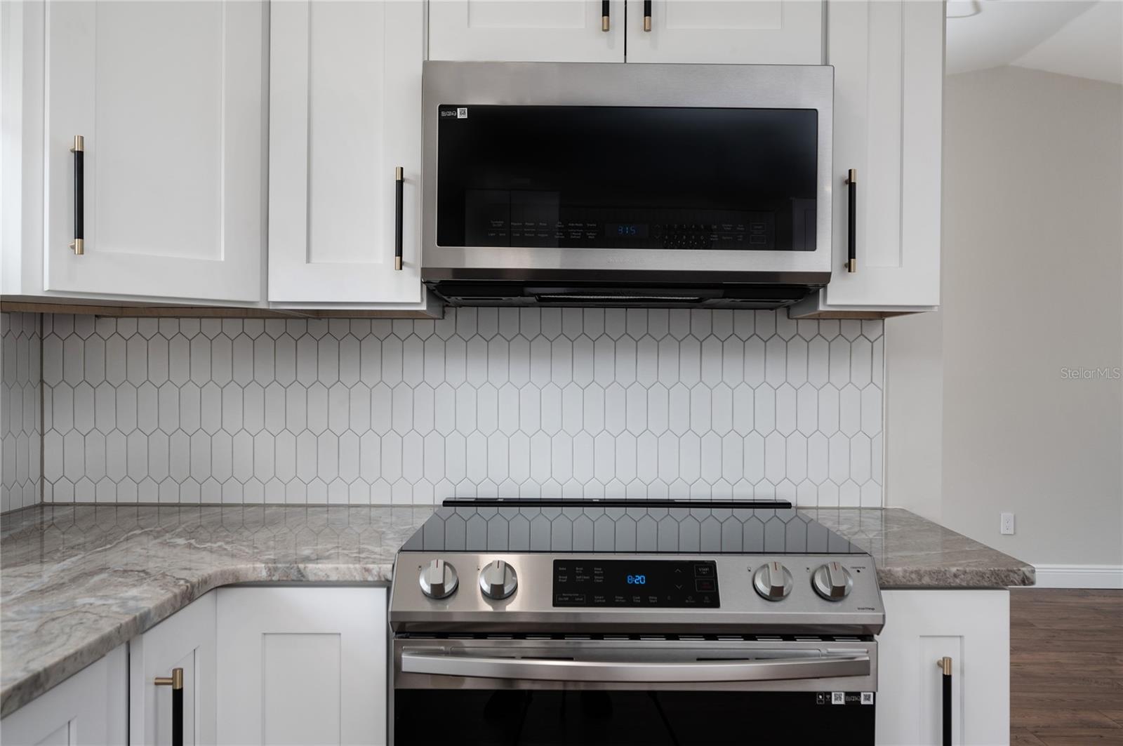 Smart stove/cooktop and microwave