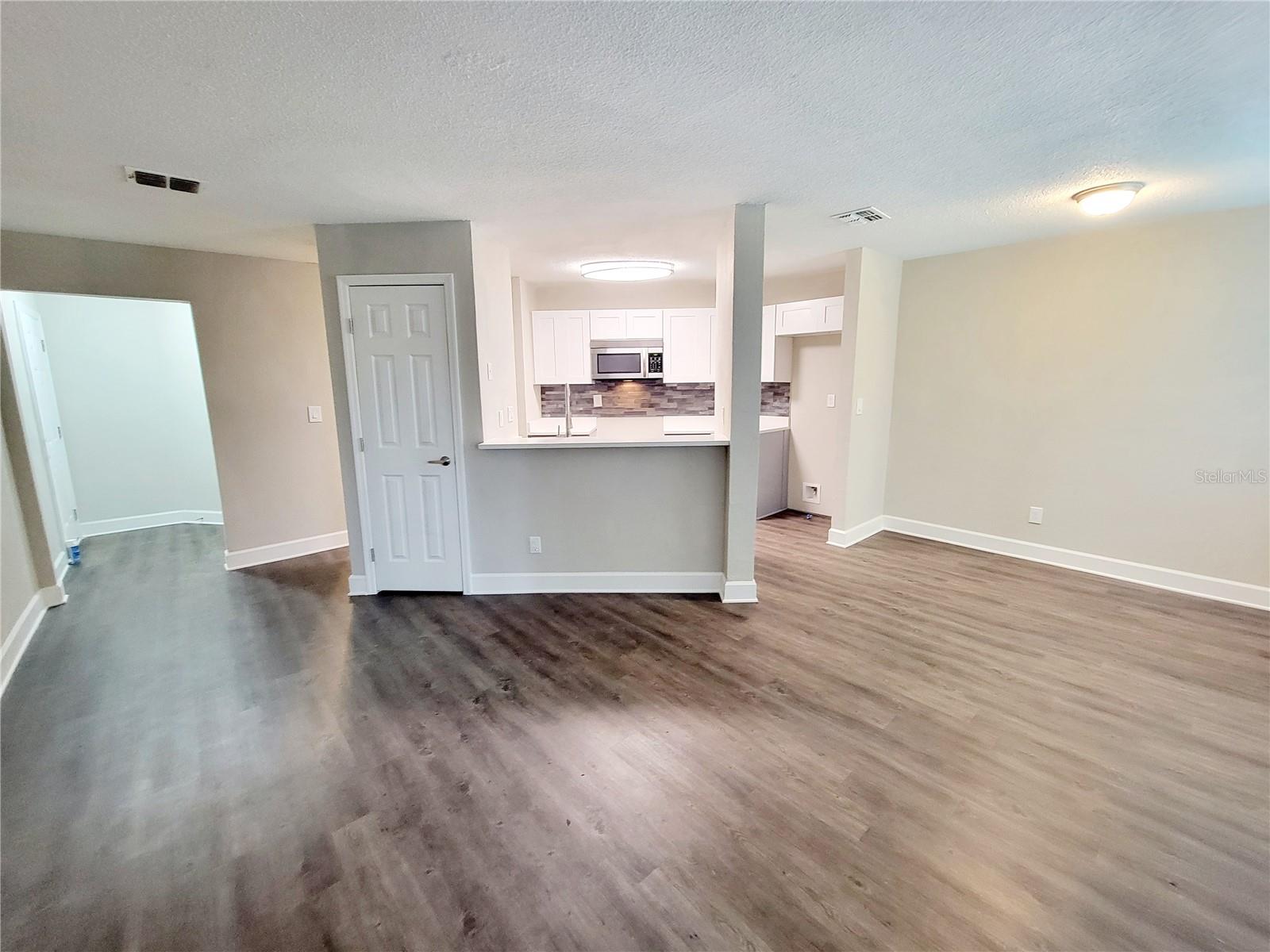 OPEN FLOORPLAN!