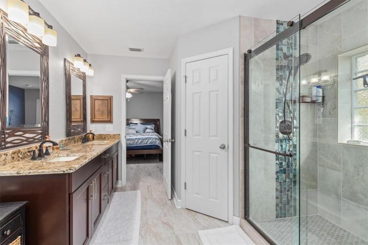 Master Ensuite bath